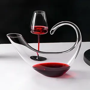 Alta qualità minimalista Alex Decanter forma trasparente un whisky Decanter A forma di auto di vino cinese Decanter forma regalo