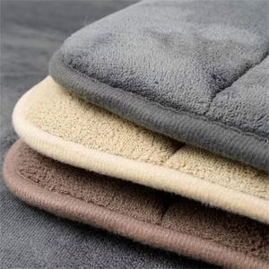 Tapis de sol de salle de bain antidérapant en mousse à mémoire de forme, absorbant l'eau et lavable en machine, motif uni, en PVC et polyester - Product Image 5