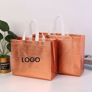 Sac fourre-tout réutilisable et portable en non-tissé métallisé brillant rose doré, imprimé sérigraphié, personnalisé avec motif de dessin animé, idéal pour les cadeaux et le shopping - Product Image 3