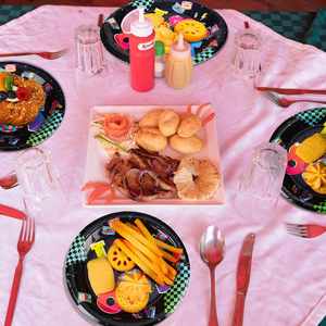Platos de Fiesta Retro Modernos de los 80, Artículos de Cumpleaños Negros de 9 Pulgadas y Decoraciones de los 80, Tema I Love the 1980s, Gran Venta - Product Image 2