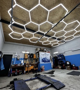 Luce per auto a LED esagonale impermeabile personalizzata per i dettagli del Garage e la funzione a nido d'ape del magazzino per l'applicazione dell'officina - Product Image 2