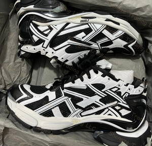 2026<span class=keywords><strong>ร</strong></span>องเท้าวิ่ง<span class=keywords><strong>ค</strong></span>ุณภาพสูงมีซิปปิดด้านบนสำห<span class=keywords><strong>ร</strong></span>ับทั้งผู้หญิงและผู้ชายเท<span class=keywords><strong>ร</strong></span>นด์แฟชั่นน้ำหนักเบาแบบย้อนยุ<span class=keywords><strong>ค</strong></span>7.0ฤดูร้อนฤดูใบไม้ร่วง - Product Image 3