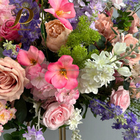 Handgemaakte kunstbloemenbal arrangement op maat, roze bruiloft tafeldecoratie voor evenementen en ceremonies