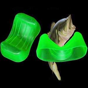Matériel de pêche d'extérieur pratique avec attrape-<span class=keywords><strong>poisson</strong></span> en silicone souple <span class=keywords><strong>pince</strong></span> à <span class=keywords><strong>poisson</strong></span> en plastique et protège-main pour le contrôle de la carpe et les fournitures - Product Image 1