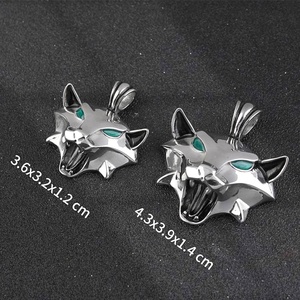 Pendentif Tête de Loup Viking en Acier Inoxydable Plaqué Or Exclusif Transfrontalier, Collier Mythologie Nordique pour Hommes et Femmes, Chrétien - Product Image 3