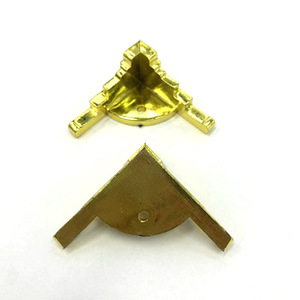 Mingmao Hardware <b>Plastic</b> <b>Edge</b> Protector Gold Right Angle 40mm X 20mm For Gift Boxes And Custom Bags - Product Image 3