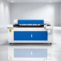 Graveur laser multi-têtes industriel 100W 1300x2500mm pour la fabrication de lettres et de logos en acrylique