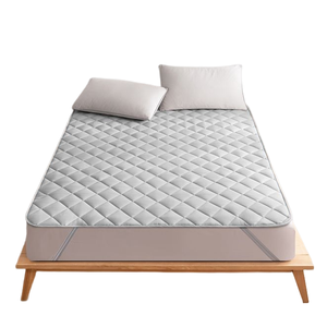 Hot Sale Waterproof Bed Cover Mattress Protector Queen Size Mattress Pad Quilted Mattress Protector