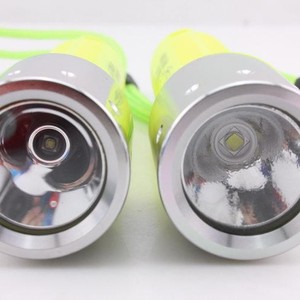 ไฟฉาย XPE Q5 12W ไฟ LED แบบชาร์จไฟได้ อลูมิเนียมอัลลอยด์ สำหรับใช้งานกลางแจ้ง - Product Image 1