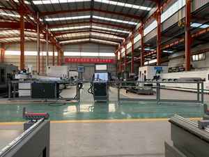 Machine à scier les profilés de vitrage CNC pour la fabrication de fenêtres et de portes en aluminium - Product Image 2