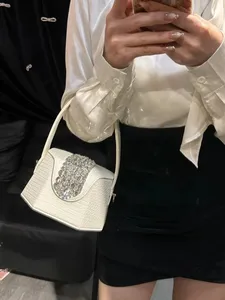 Nouveau sac à main pour femme en cuir PU incrusté de strass étincelant sac de banquet de luxe designer sac à motif Crocodile