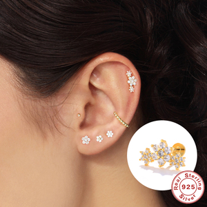 Trois vis à fleurs dorées en argent sterling S925, 16G, à filetage interne, pour piercing de lèvre ou boucle d'oreille à dos plat - Product Image 4
