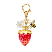 Porte-clés en métal en forme de cœur fraise mignon, fait main, breloque transfrontalière pour sac de fille, vente en gros