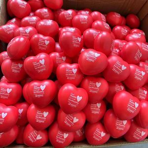 Ballon anti-stress en forme de cœur avec logo imprimé rouge, cadeaux promotionnels - Product Image 2