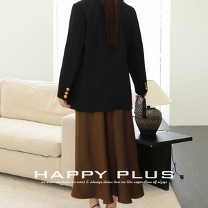 Ensemble automne pour femme Happy Plus : Trench-coat marron ambré, jupe et veste noire en satin uni, confortable, grandes tailles - Product Image 1