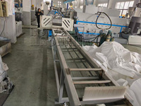 Ligne de production de granulation à anneau d'eau à double étage pour le recyclage des déchets de tissu tissé PP et de film PE