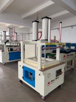 Machine de compression et de scellage industrielle pour oreillers, compatible avec les lignes de remplissage d'oreillers, machine de compression et d'emballage sous vide pour couettes, couvertures et jouets en peluche
