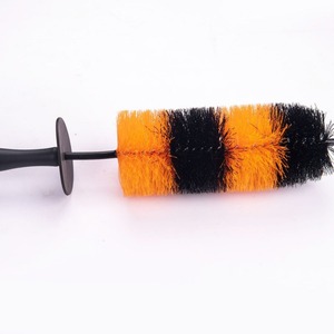 Brosse de lavage auto 47 pouces, outil de nettoyage de roues, orange et noir rayé, en PP, pour le detailing auto - Product Image 1