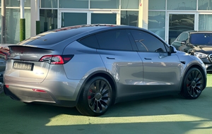 Modelo Y Long Range AWD 2023 de Tesla - Product Image 5
