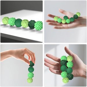 Lot de 8 balles sensorielles magnétiques vertes, jouets anti-stress fantaisie avec revêtement en silicone et caoutchouc, pour le soulagement du stress lors de mariages et du Nouvel An - Product Image 6