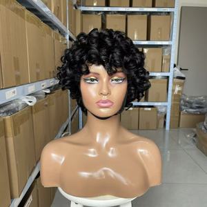 Perruque courte ondulée et bouclée avec frange, coupe machine, conçue pour les <span class=keywords><strong>cheveux</strong></span> des femmes noires brésiliennes - Product Image 2