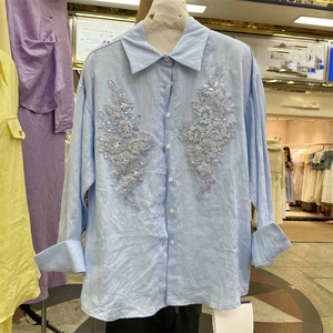 Camicetta Elegante Primaverile con Ricami Floreali Tridimensionali e Bottoni con Perline, <span class=keywords><strong>Camicia</strong></span> Larga in <span class=keywords><strong>Lino</strong></span> per <span class=keywords><strong>Donna</strong></span>, Vendita all'Ingrosso - Product Image 2