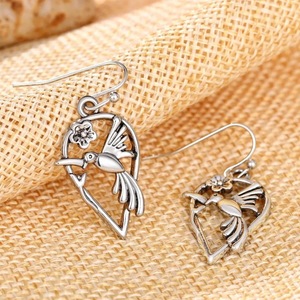 Orecchini Pendenti Vintage con Colibrì e Motivi Floreali per Donne, Gioielli di Moda Quotidiana - Product Image 6