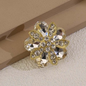 Broche en forme de fleur avec strass, en alliage de zinc, sertie de pierres, accessoire de fête pour femme, or rose - Product Image 3