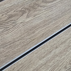 Pavimento <span class=keywords><strong>in</strong></span> Vinile SPC di Alta Qualità, Sistema a Incastro, Antiscivolo, Rivestimento UV, Impermeabile per Uso Residenziale e Commerciale Interno - Product Image 2