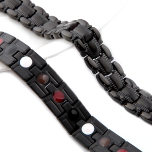 Nouveaux modèles de bracelets magnétiques en germanium doré pour hommes 2025 - Product Image 6