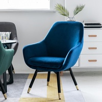 Chaise de salle à manger individuelle en tissu PU de style nordique pour petits espaces, dossier décontracté moderne et minimaliste, pieds en fer, très tendance