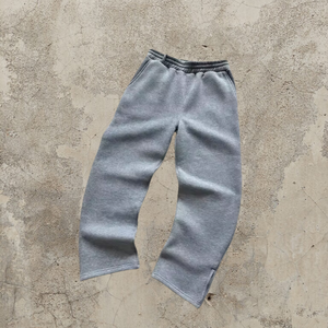 Pantalon de survêtement baggy en coton éponge français gris à fond ouvert - Product Image 1