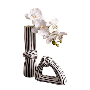 SAFA INTERNATIONAL Boîte décorative traditionnelle en bois, motif floral incrusté, artisanat fait main, forme géométrique, pour table et maison - Product Image 1