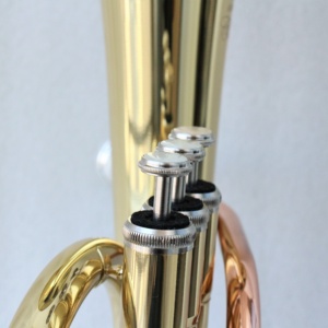Trompa <span class=keywords><strong>Tenor</strong></span> Lacada en Oro de Alta Calidad, Instrumentos Musicales de Latón al por Mayor, Trompa Alto Estilo Marca Famosa con Tono Mi Bemol - Product Image 4
