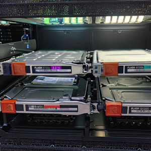 <b>Hard</b> <b>Drives</b> D3-2s12fxl-3200 005051740 Sas Ssd for Unity 300 400 500 600 Server Hdd Networking Storage D3-2s12fxl-3200 - Product Image 1