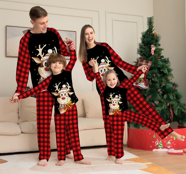 Wholesale Man Woman Kids Sleepwear Matching Family Pajamas Clothes Sets Couple Christmas Pajamas
