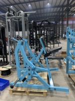 Máquina de remo sentado profesional de acero con carga de placas, entrenador de espalda de alta resistencia con características de seguridad para uso comercial en gimnasios