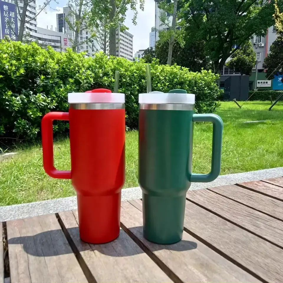 2024 NEW hot selling reusable vacuum quencher tumbler with straw stainless steel tumbler with handle 40oz 40 oz mug tumbler cups