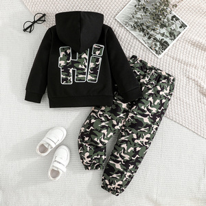 Ensemble tendance camouflage deux pièces pour bébés garçons, sweat à capuche noir à manches longues avec poche, pantalon de jogging, vêtements chauds et confortables pour l'automne - Product Image 2