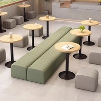 Ensemble table et chaises en bois sans dossier, style nordique/luxe moderne, pour salon de thé et café commercial