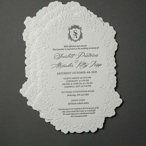 Tarjetas de Invitación de Boda Modernas y Ecológicas de Papel de Algodón con Estampado Dorado, Impresión Tipográfica, Forma Irregular, Barnizado Mate, Creativas en 3D - Product Image 4