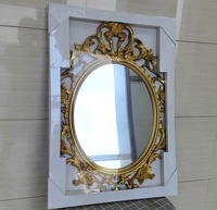 Miroir de chambre à coucher rétro en plastique PU à tenture murale ornée promotionnelle classique