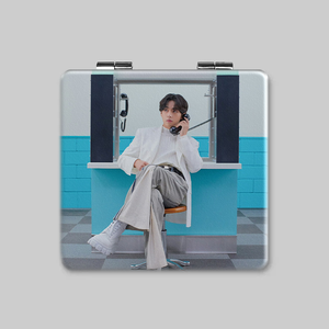 Venta al por mayor KPOP Bangtan Boys JUNGKOOK V <span class=keywords><strong>J</strong></span>-<span class=keywords><strong>Hope</strong></span> <span class=keywords><strong>JIN</strong></span> JIMIN RM SUGA PTD doble cara cuadrado plegable portátil espejo de maquillaje - Product Image 4