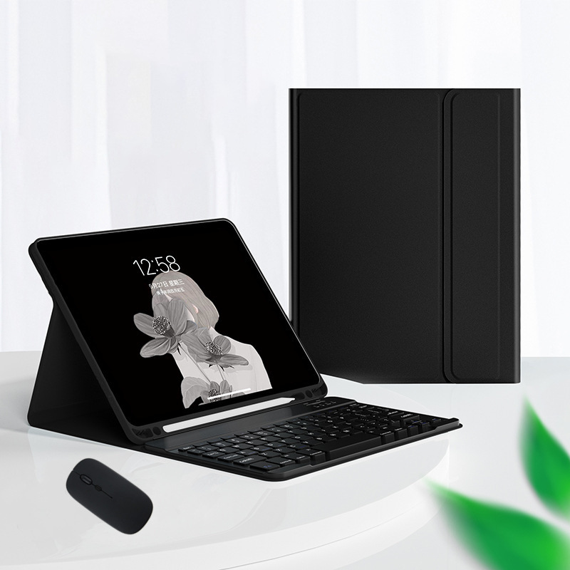 custodia in pelle nera - semplice cappello nero con tastiera e mouse Bluetooth