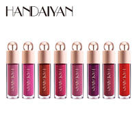 06 # Gloss à lèvres liquide hydratant et repulpant à base d'huile minérale, longue tenue, waterproof, fini pailleté