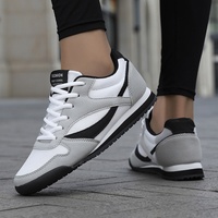 Chaussures de sport respirantes et légères en maille pour hommes et femmes, style couple, à semelle souple