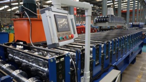 Macchina per la Formatura di Pannelli Metallici in Acciaio Zincato Durevole, Macchina per Rivestimenti Metallici per Applicazioni Commerciali - Product Image 2