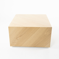 Plinthe en tissu de haute qualité en Chine, table carrée d'affichage de vêtements, support de sol de style bois moderne, luminaire de magasin de bonne qualité