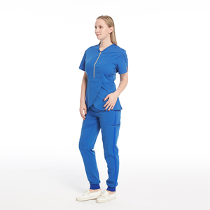 Costume de travail élégant pour femme, uniforme médical de gommage, ensembles de deux pièces, demi-fermeture éclair, ourlet à volants, pull, pantalon de jogging, Logo personnalisé - Product Image 4