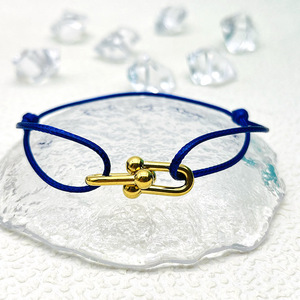 <span class=keywords><strong>Bracelet</strong></span> tissé à la main en acier au titane mode bijoux géométriques <span class=keywords><strong>fil</strong></span> lié <span class=keywords><strong>Bracelet</strong></span> en corde à main réglable en forme de U pour femmes hommes - Product Image 1